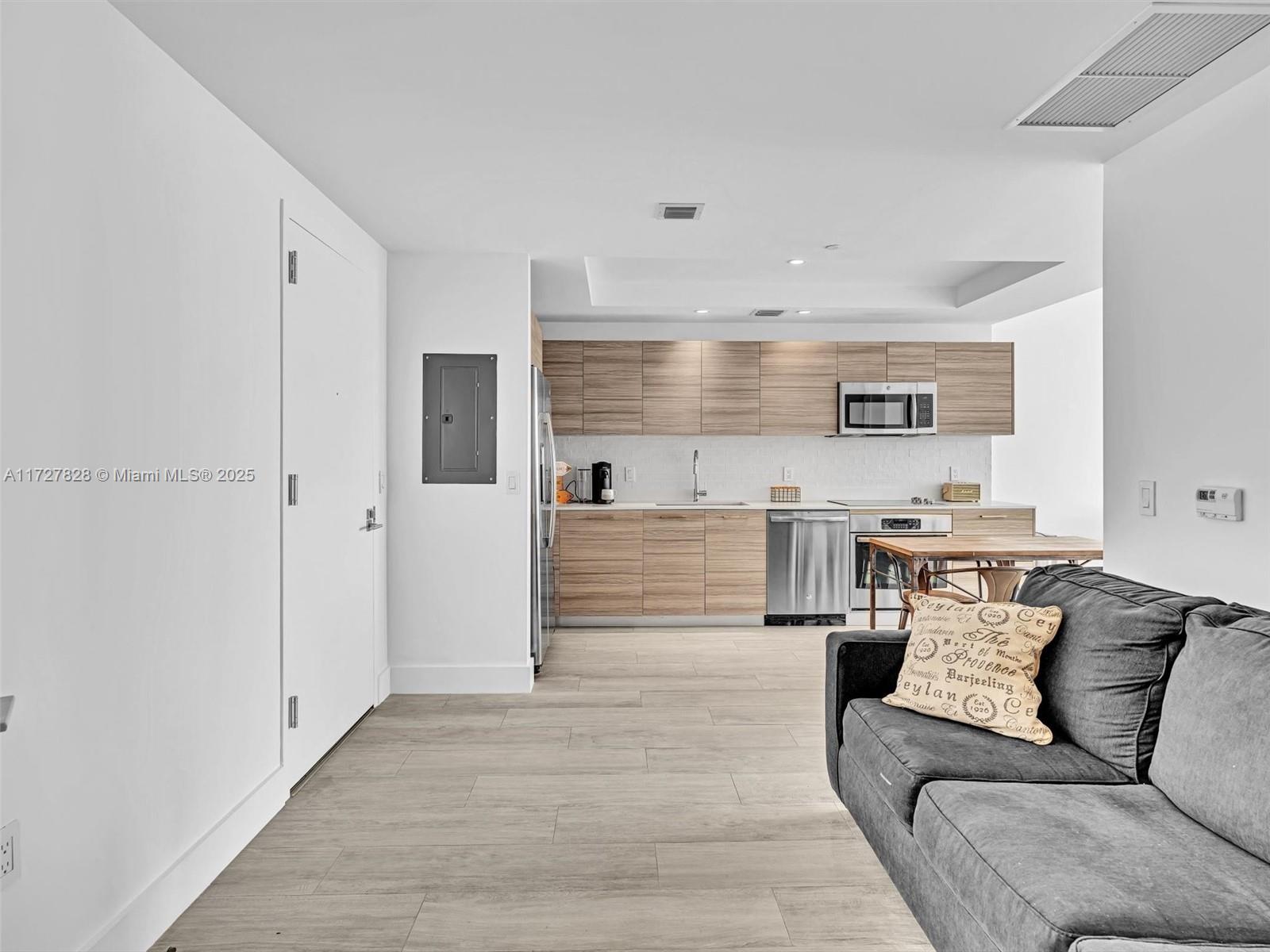 3401 MIDTOWN CONDO - Residential Lease