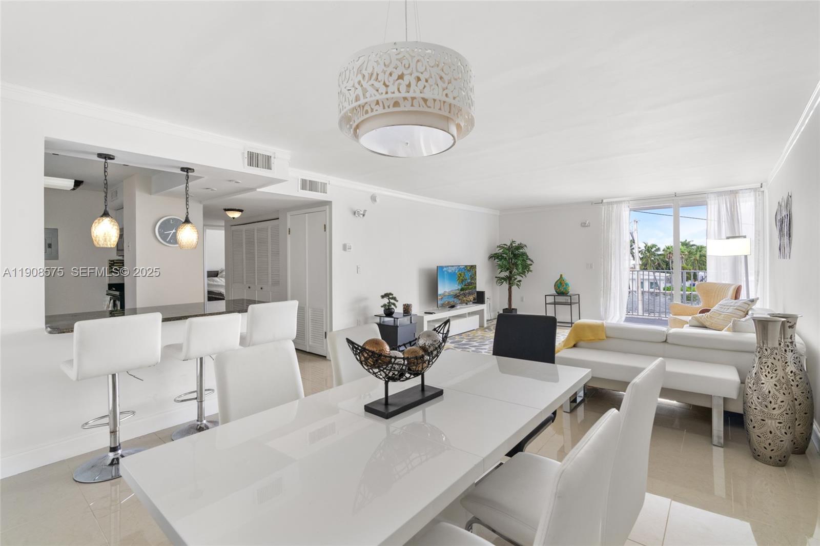 VICTORIA TOWERS CONDO - Residential