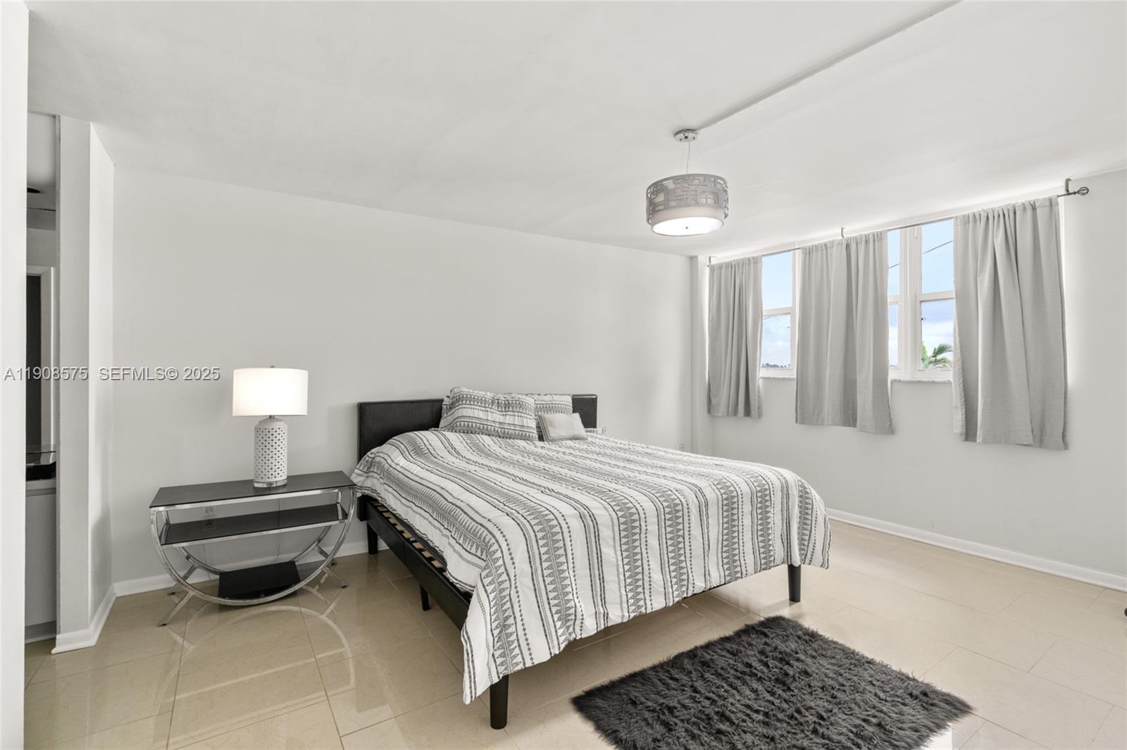 VICTORIA TOWERS CONDO - Residential