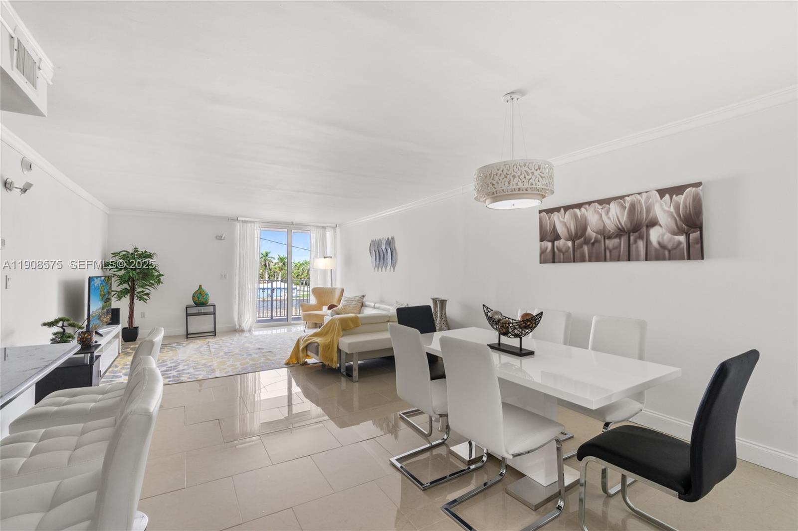 VICTORIA TOWERS CONDO - Residential