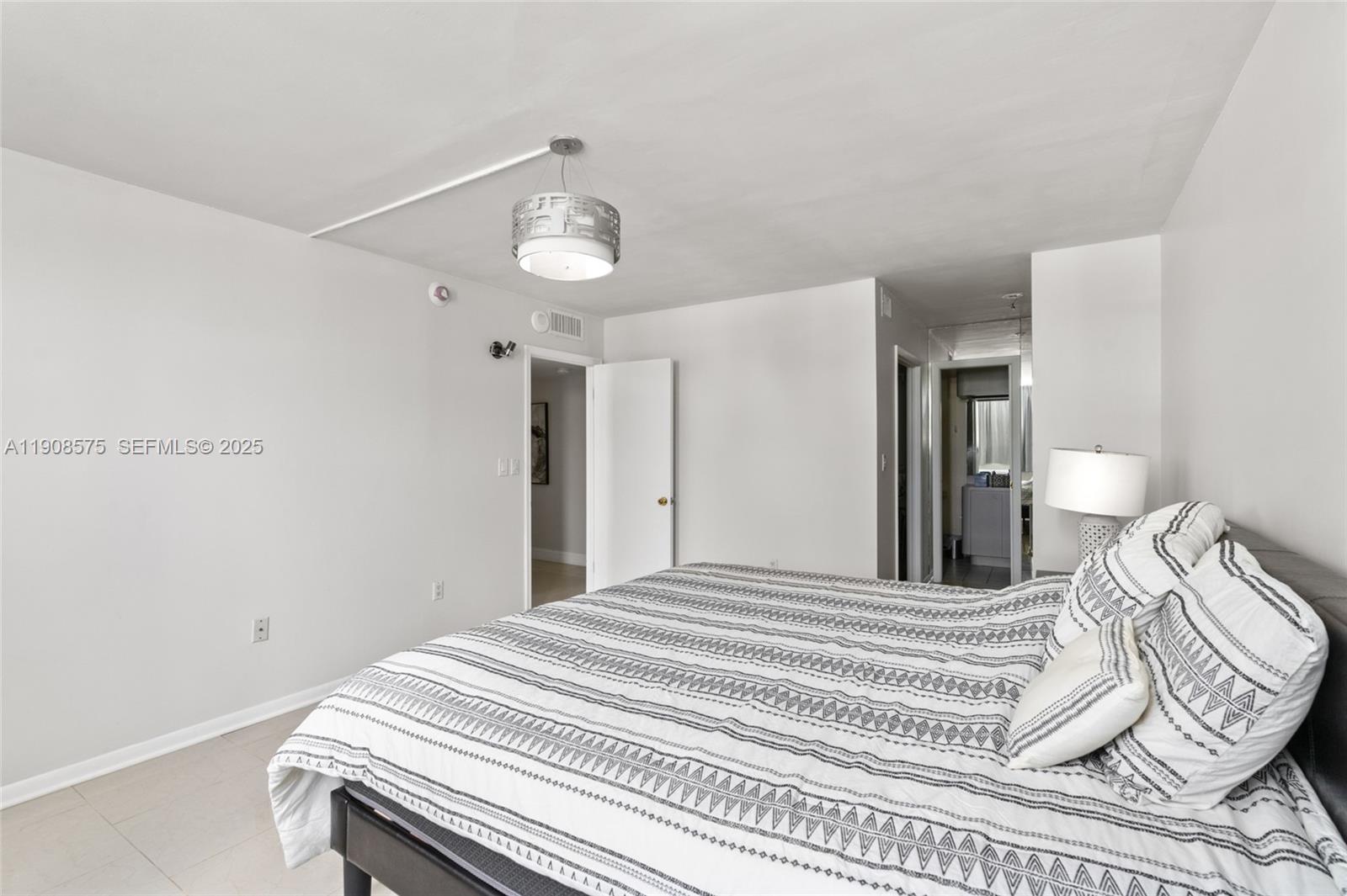 VICTORIA TOWERS CONDO - Residential