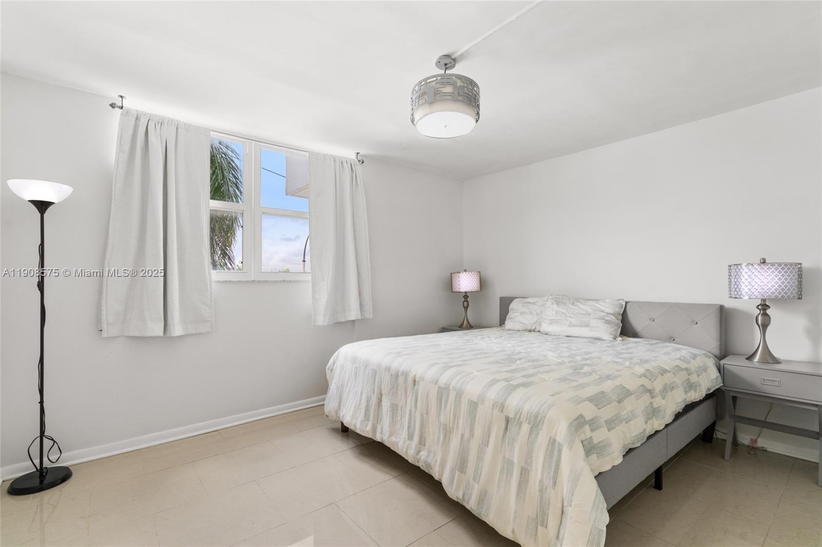 VICTORIA TOWERS CONDO - Residential