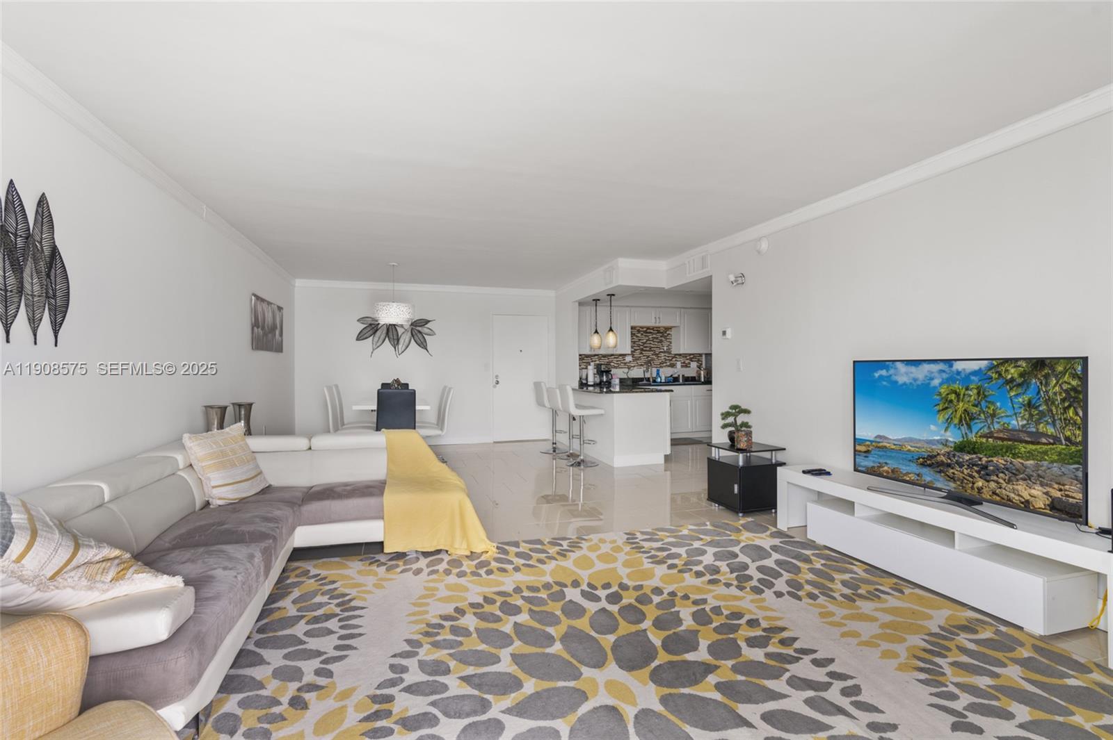 VICTORIA TOWERS CONDO - Residential