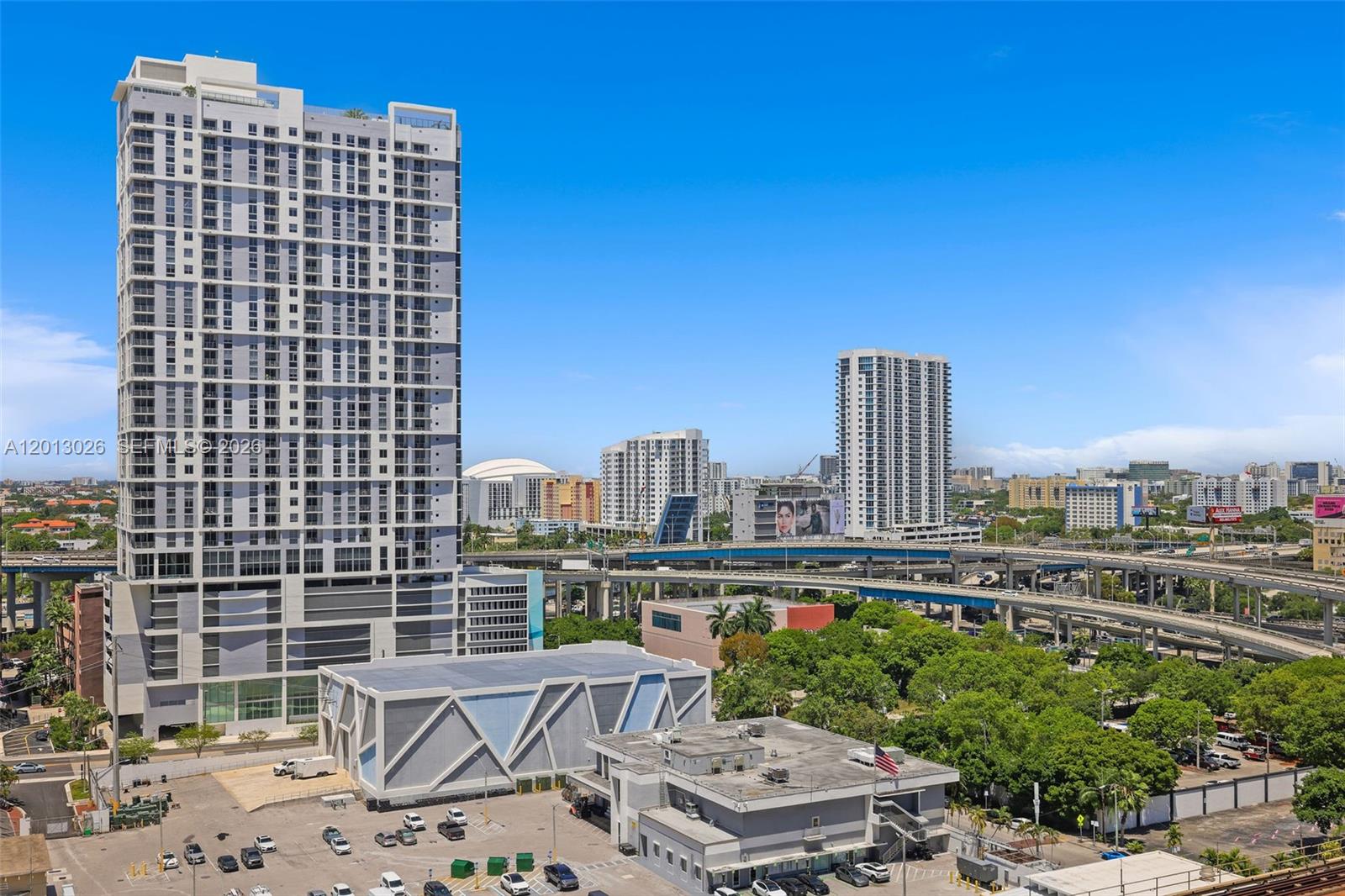 IVY CONDO - Residential