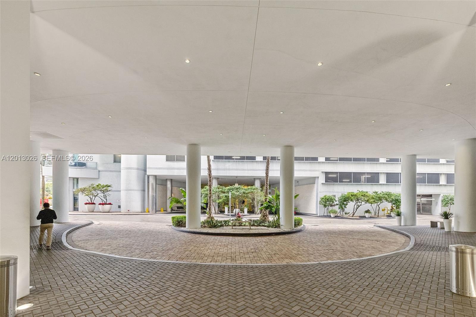 IVY CONDO - Residential