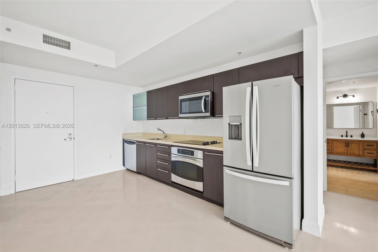 IVY CONDO - Residential