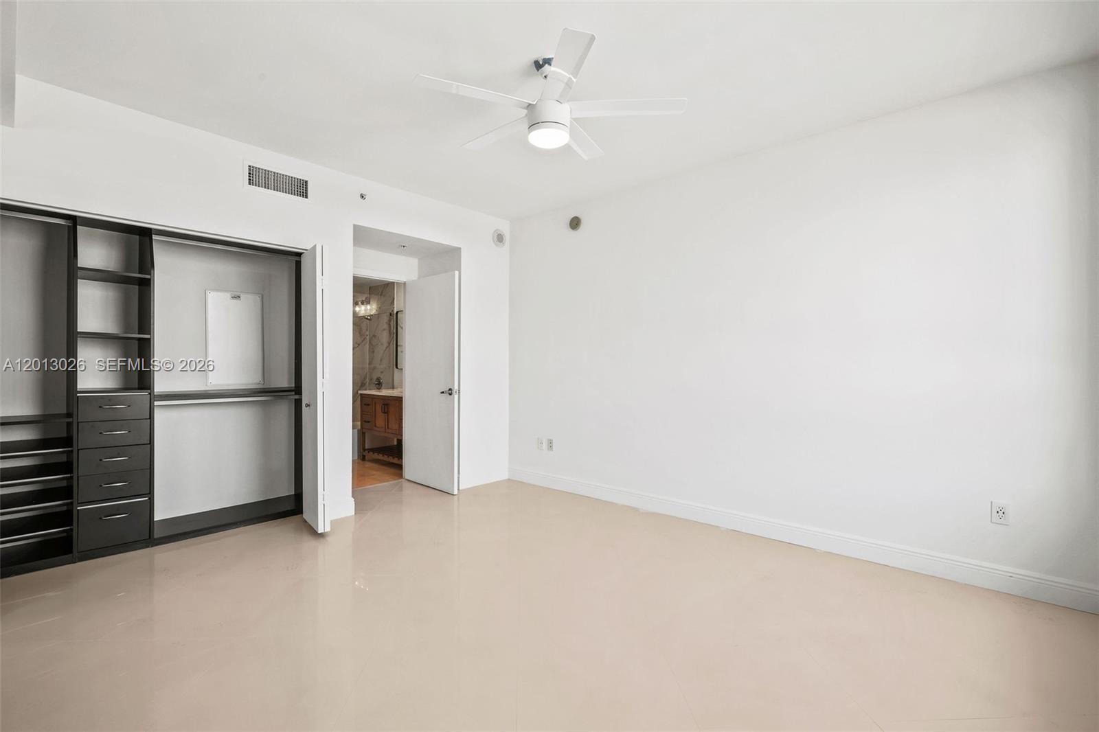 IVY CONDO - Residential