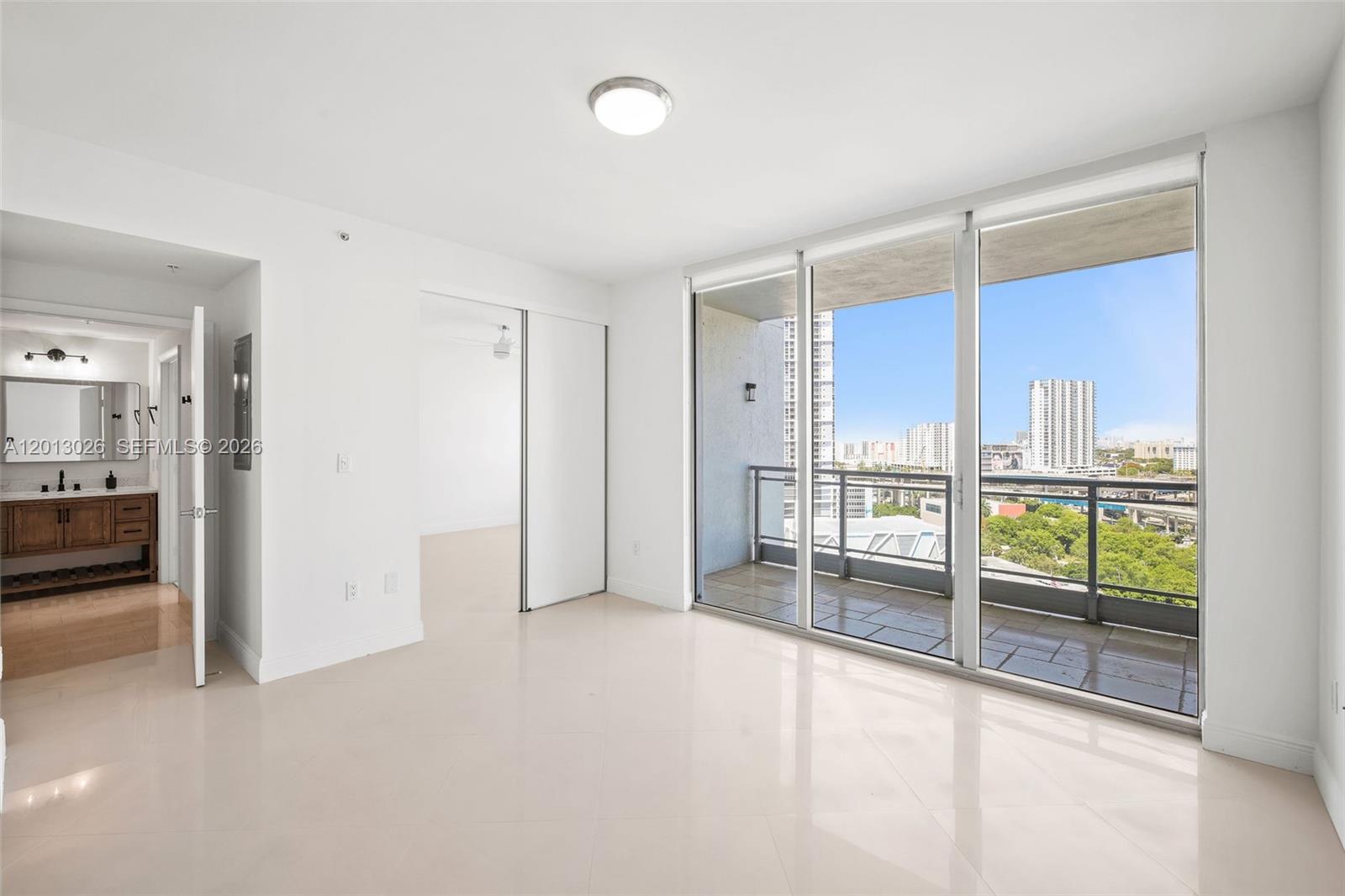 IVY CONDO - Residential