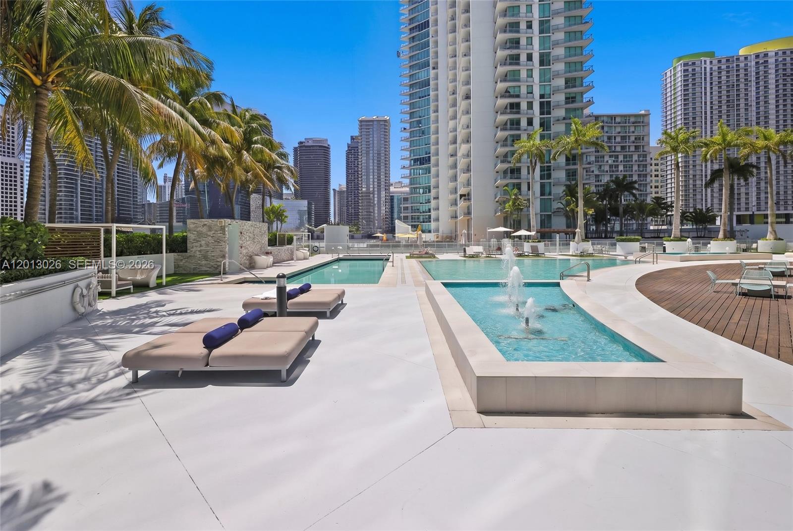 IVY CONDO - Residential