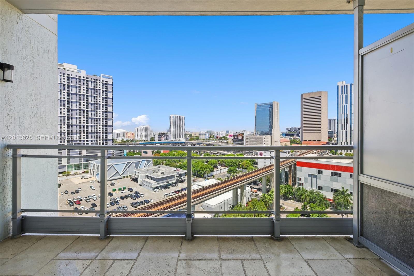 IVY CONDO - Residential