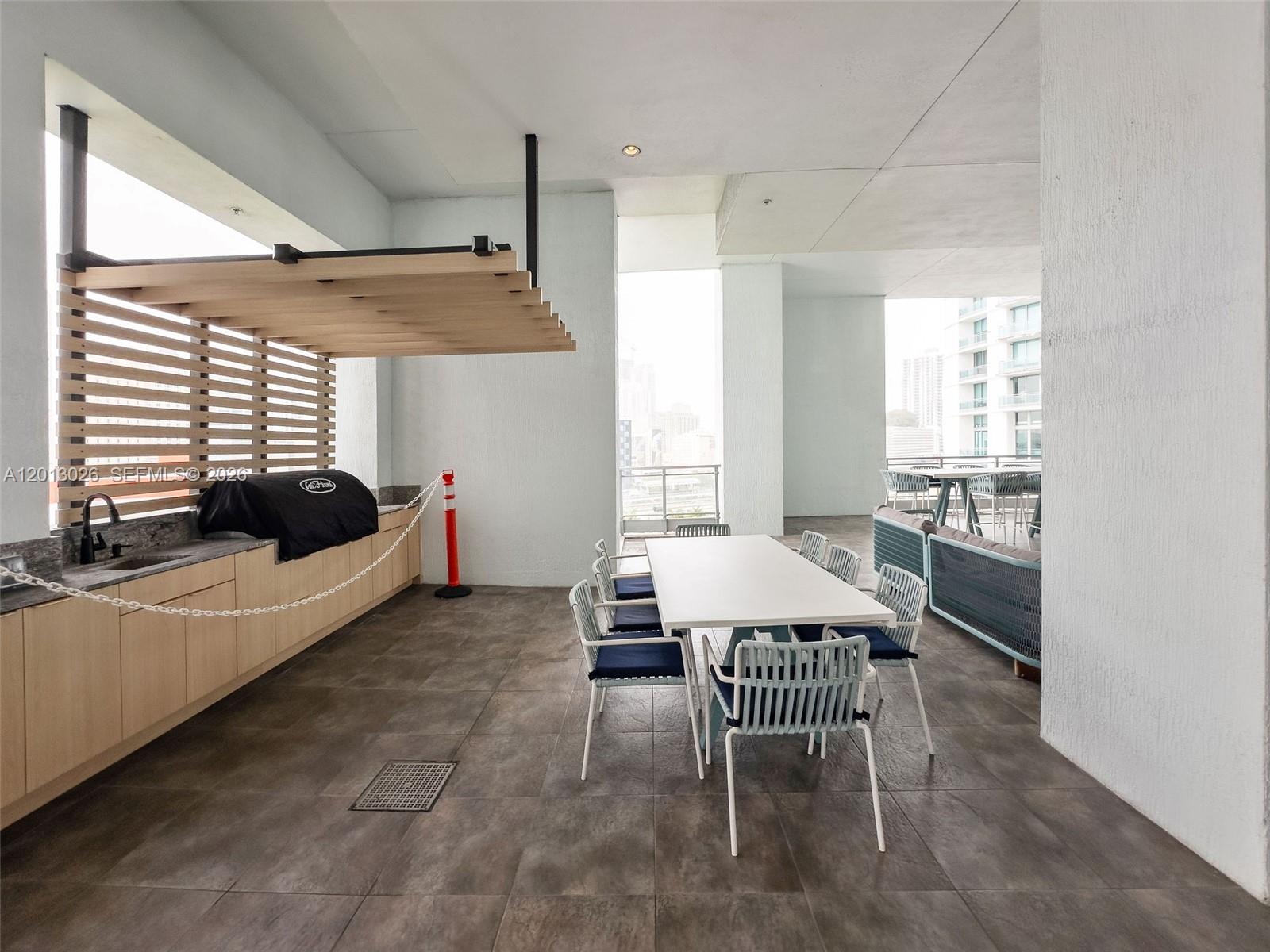 IVY CONDO - Residential