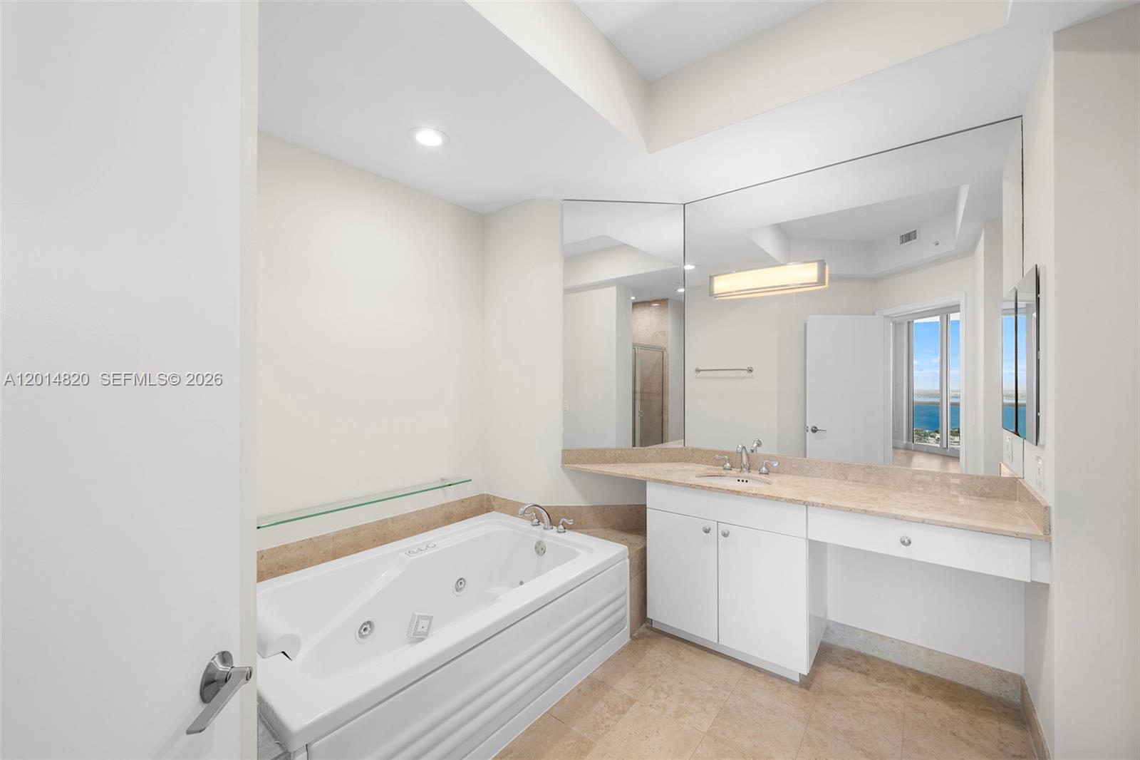 GREEN DIAMOND CONDO - Residential Lease