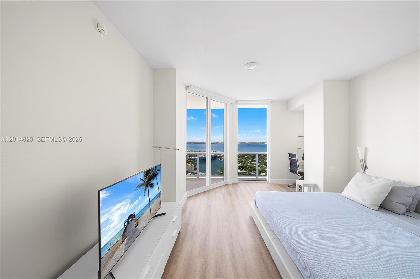 GREEN DIAMOND CONDO - Residential Lease