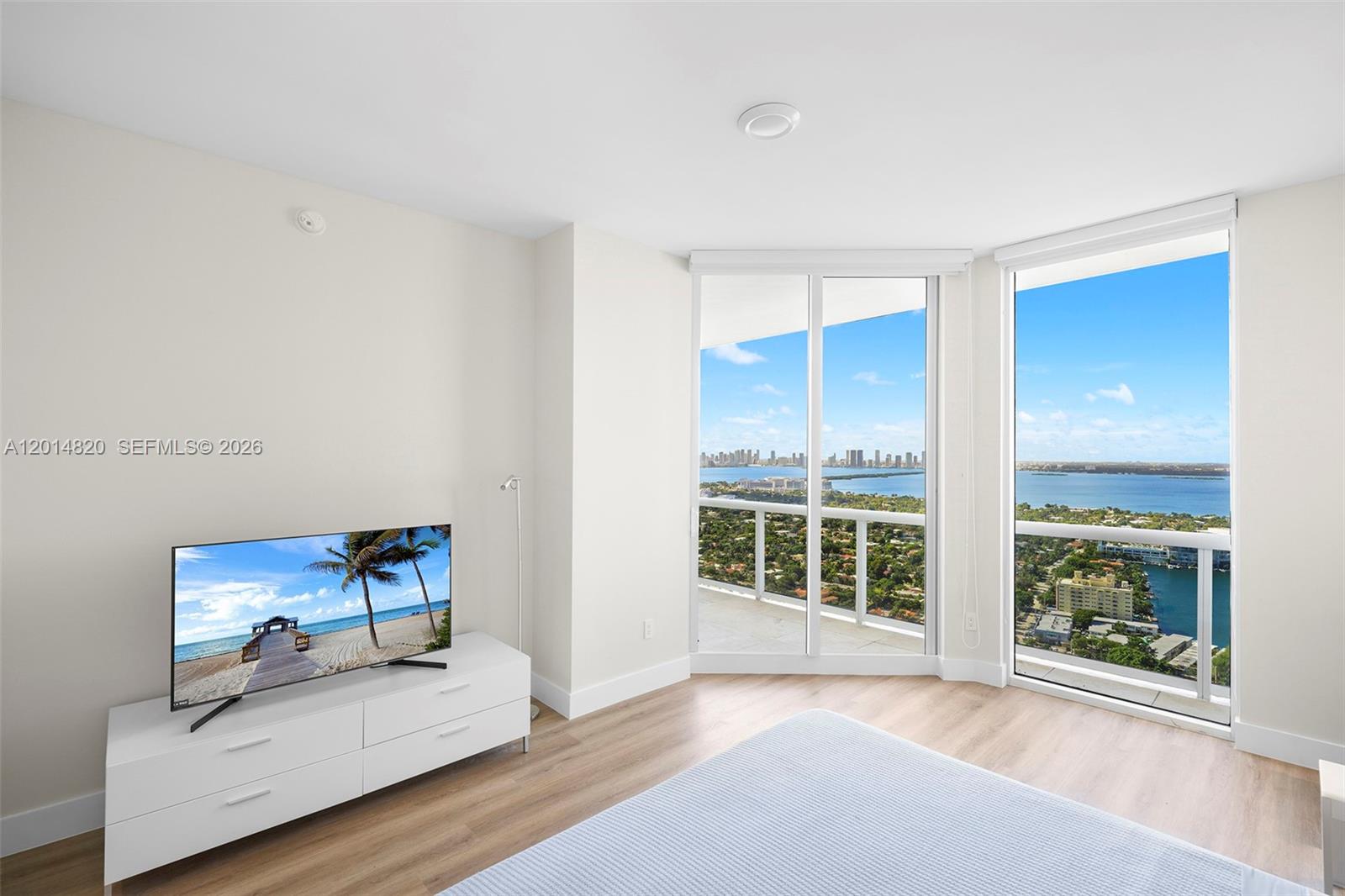 GREEN DIAMOND CONDO - Residential Lease