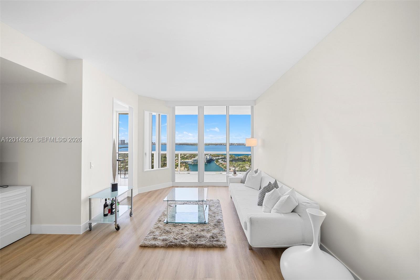 4775 Collins Ave PH4306