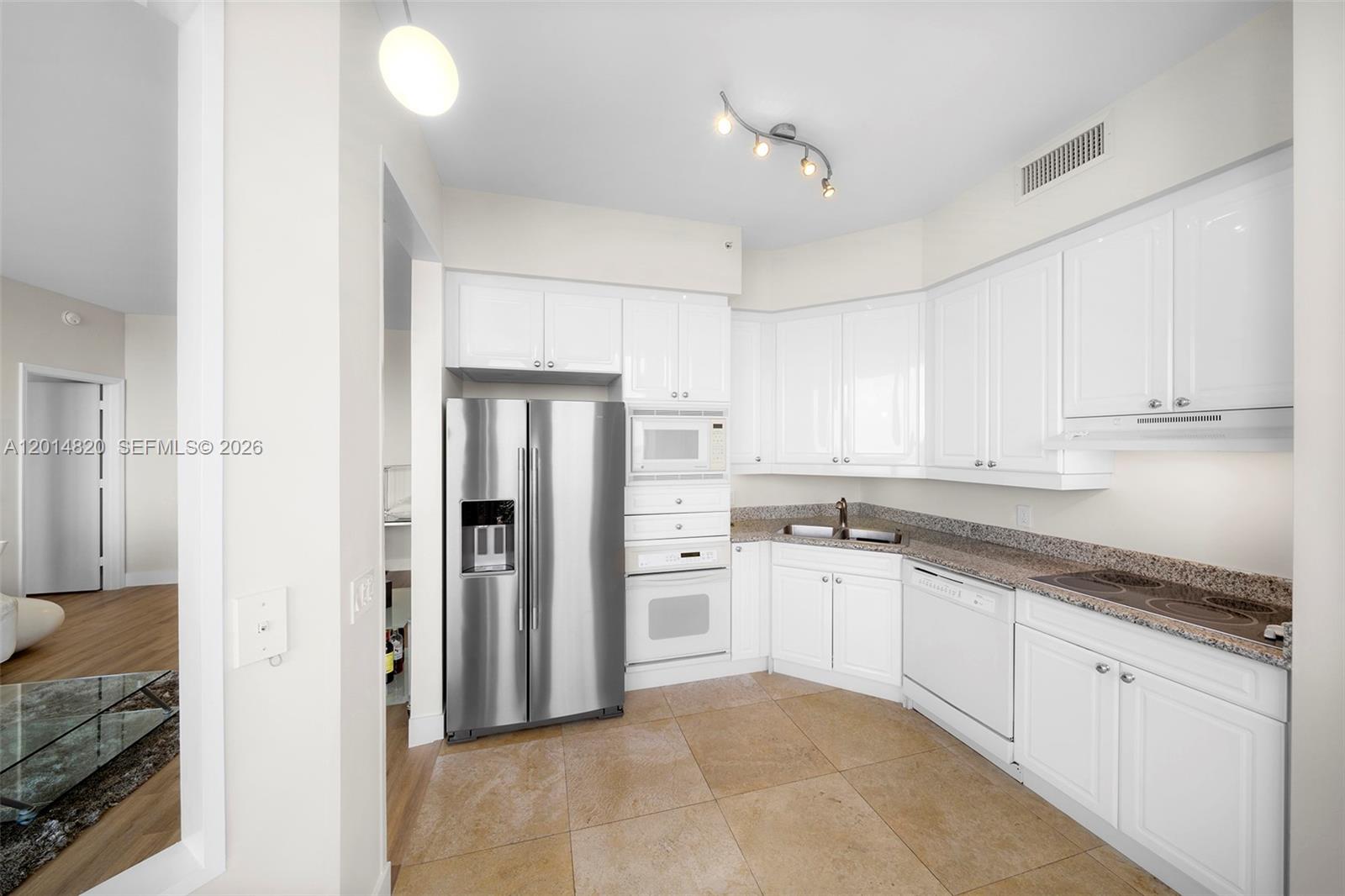 GREEN DIAMOND CONDO - Residential Lease