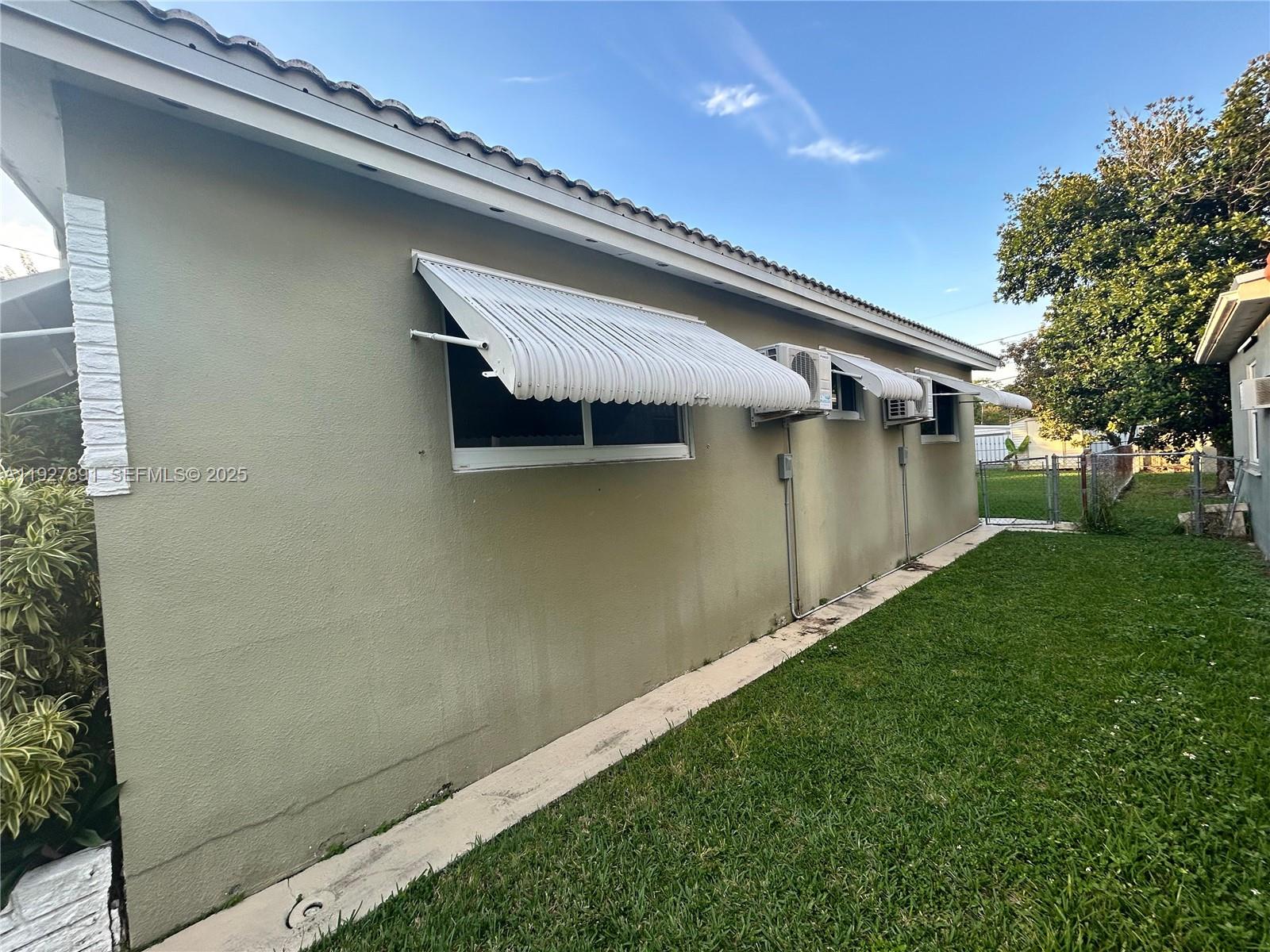 BROWARD MANOR OF HOLLYWOO - Residential