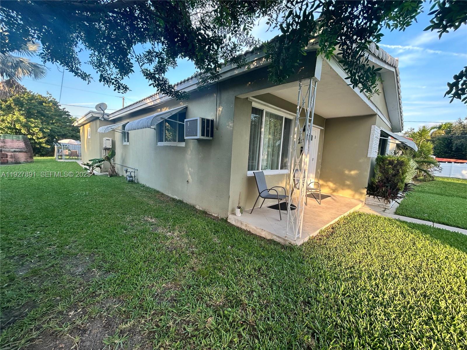 BROWARD MANOR OF HOLLYWOO - Residential