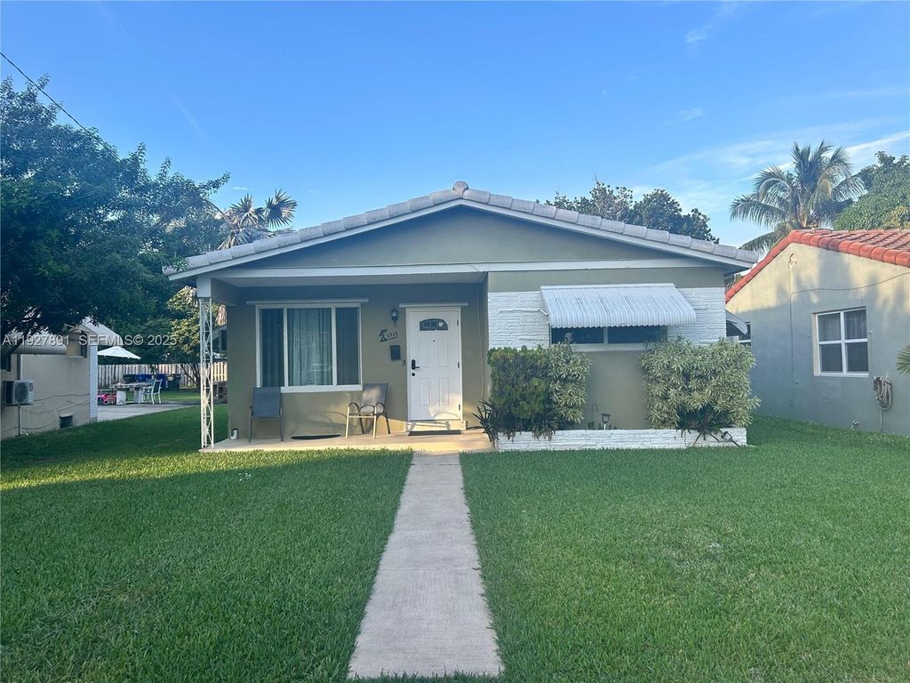 Photo of 1915 Mayo St, Hollywood, FL 33020 (MLS # A11927891)