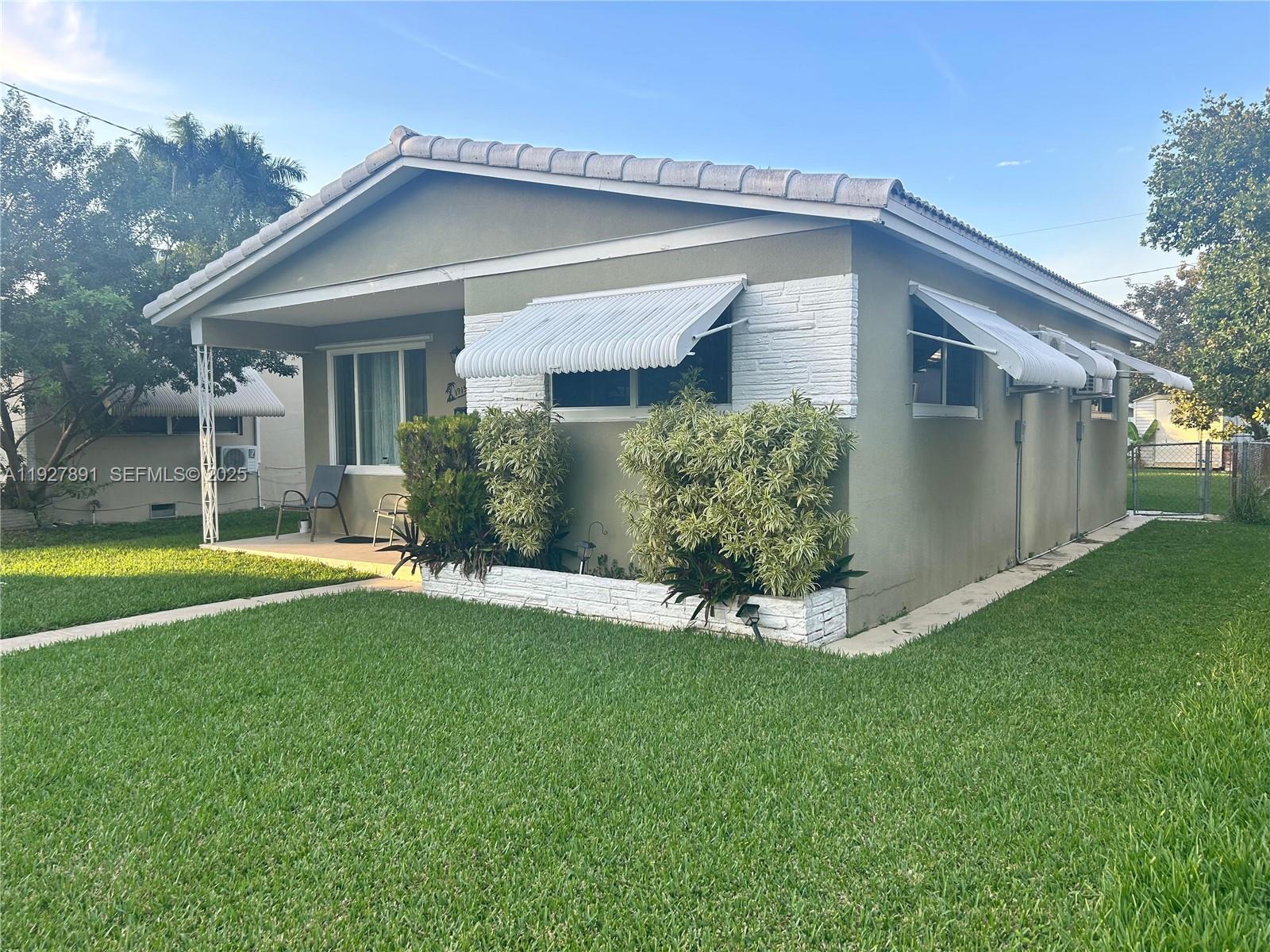 BROWARD MANOR OF HOLLYWOO - Residential