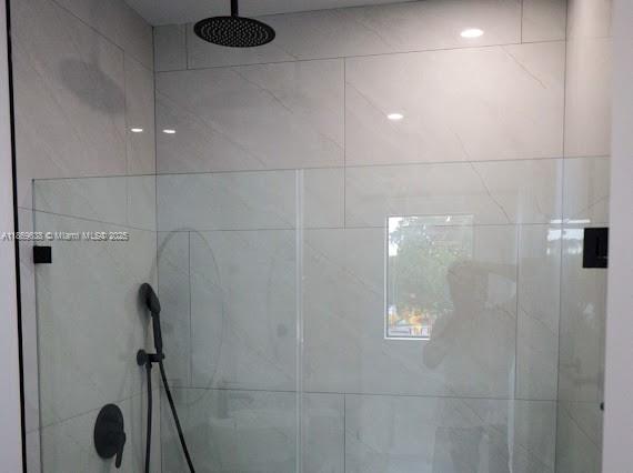 LAURAVILLE GARDENS - Residential