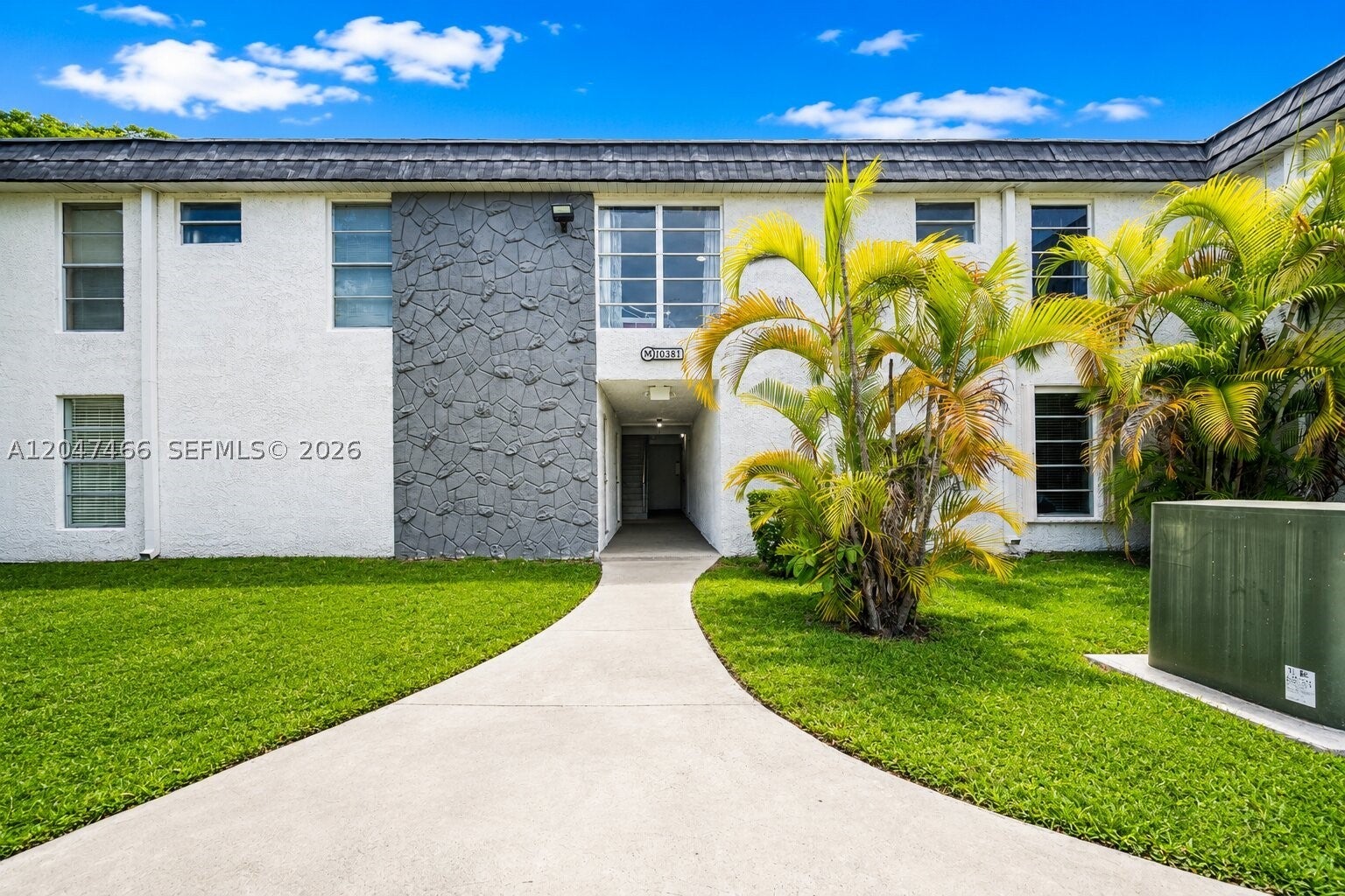 10381 N Kendall Dr M8