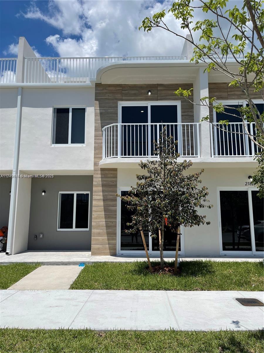 Property for Sale at 25851 Sw 144th Ct, Naranja, Miami-Dade County, Florida - Bedrooms: 4 
Bathrooms: 4  - $422,000