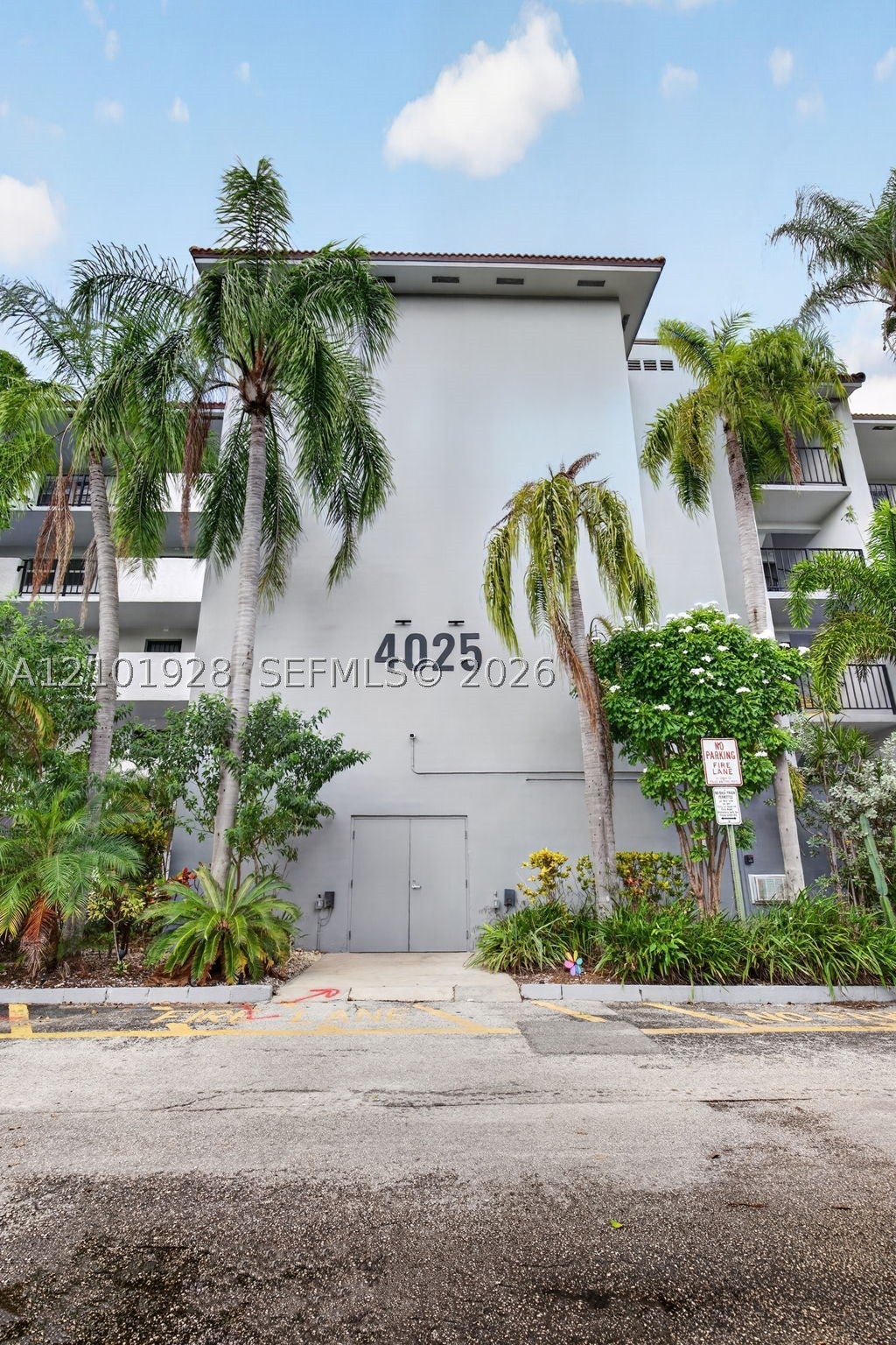 4025 N Nob Hill Rd 107