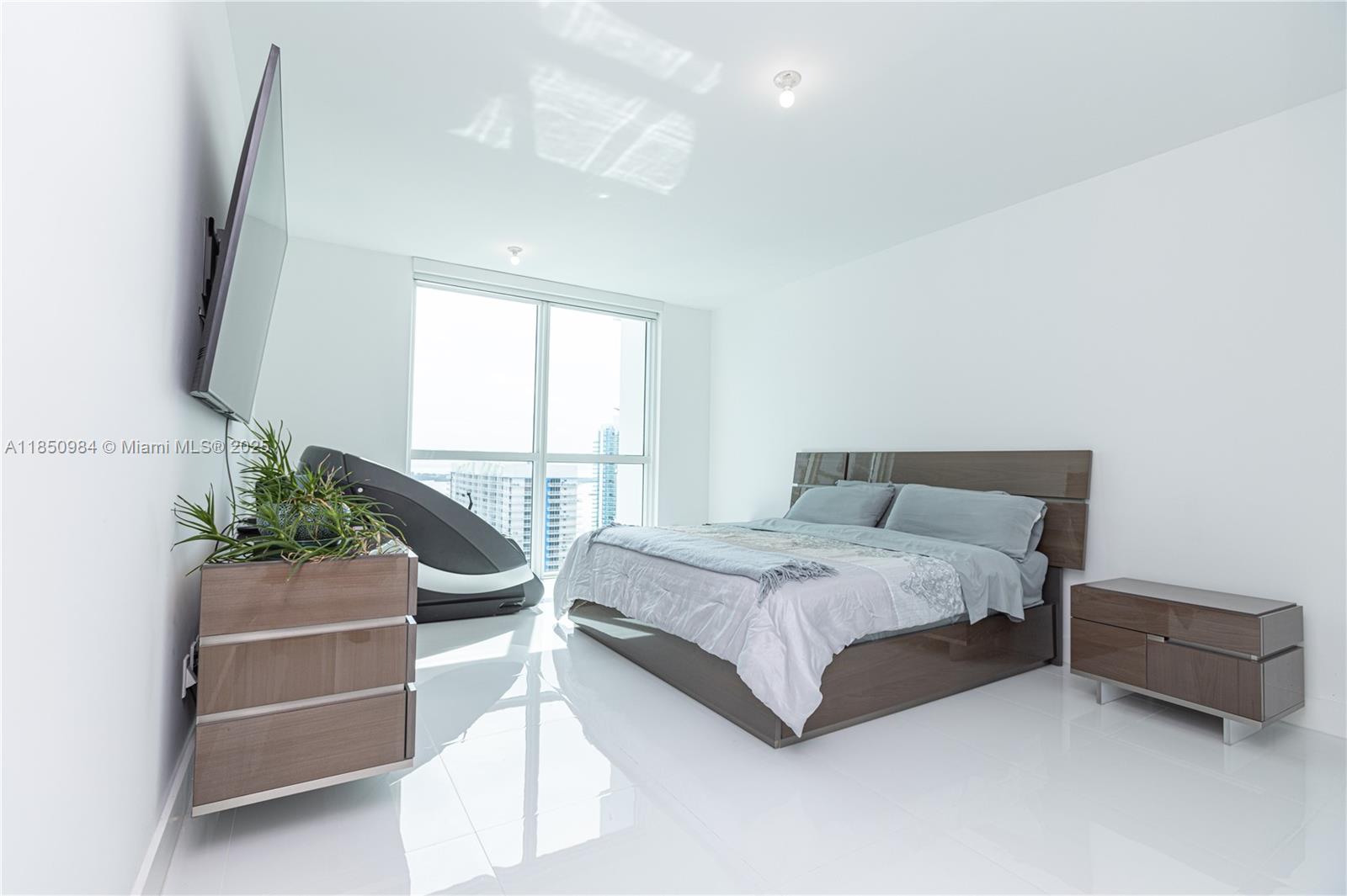 1080 Brickell Ave 3906