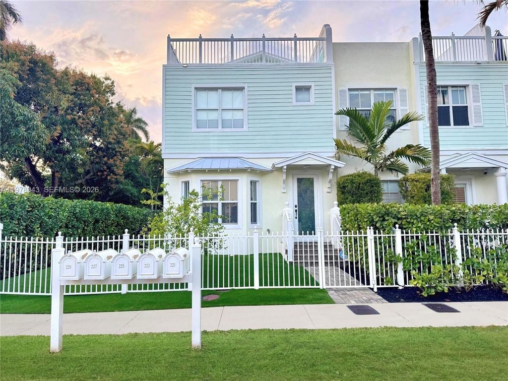 Photo of 229 SW 9th Ave, Fort Lauderdale, FL 33312 (MLS # A11978943)