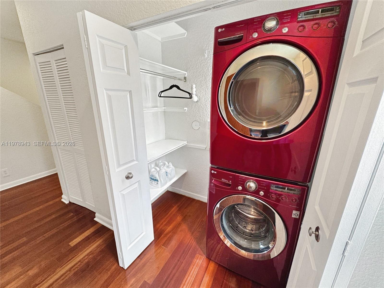 WAVERLY PLACE - Residential