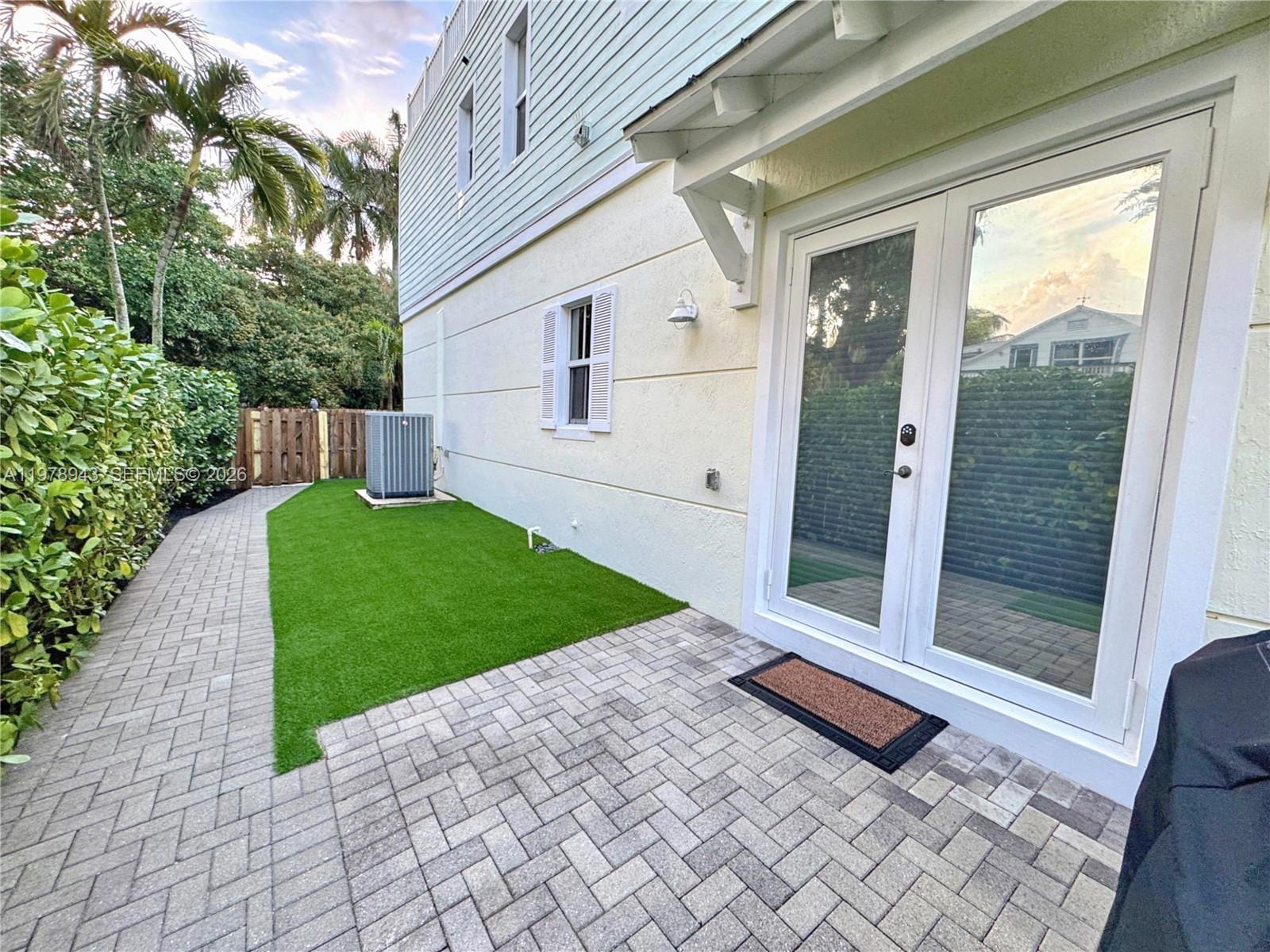 WAVERLY PLACE - Residential