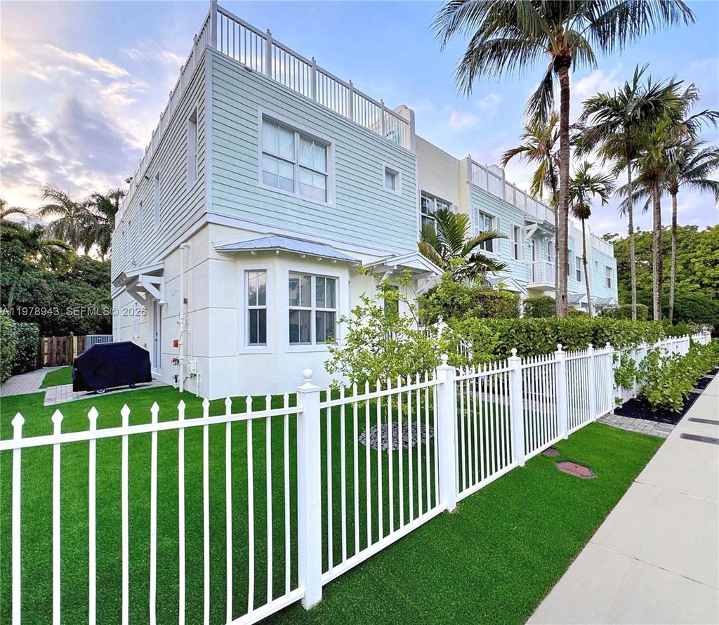 Photo of 229 SW 9th Ave, Fort Lauderdale, FL 33312 (MLS # A11978943)