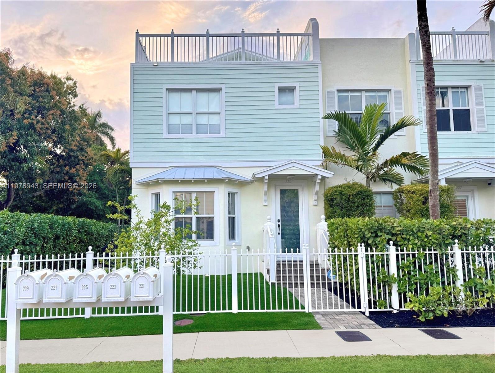 WAVERLY PLACE - Residential