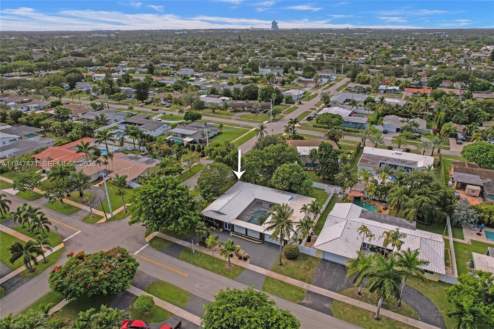 HOLLYWOOD HILLS - Residential