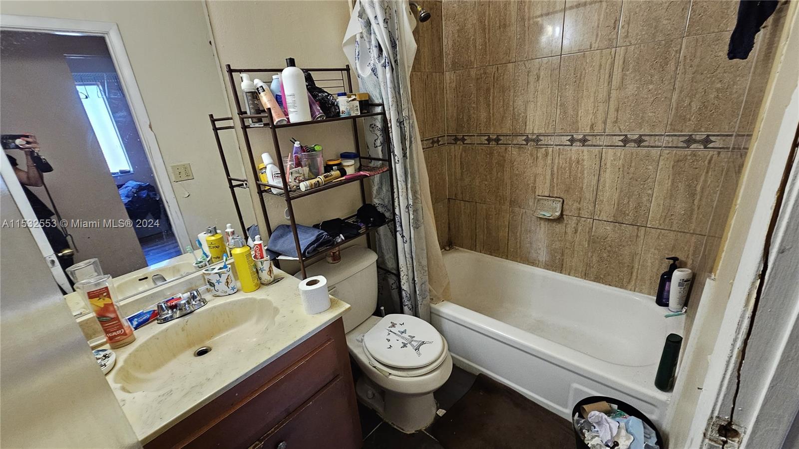 HABITAT II CONDO - Residential