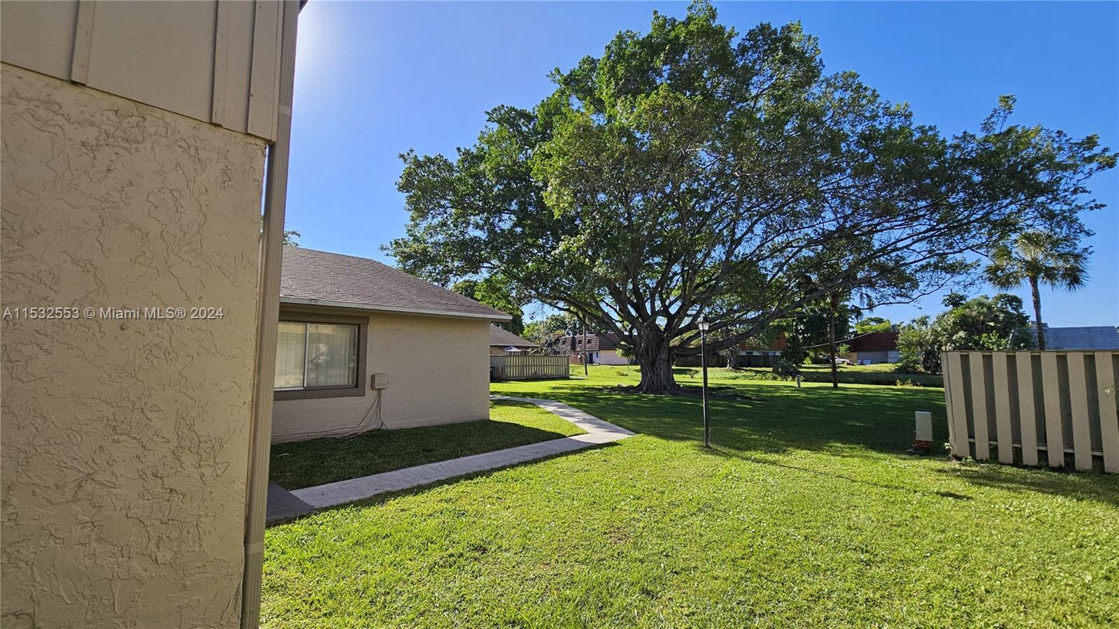 HABITAT II CONDO - Residential