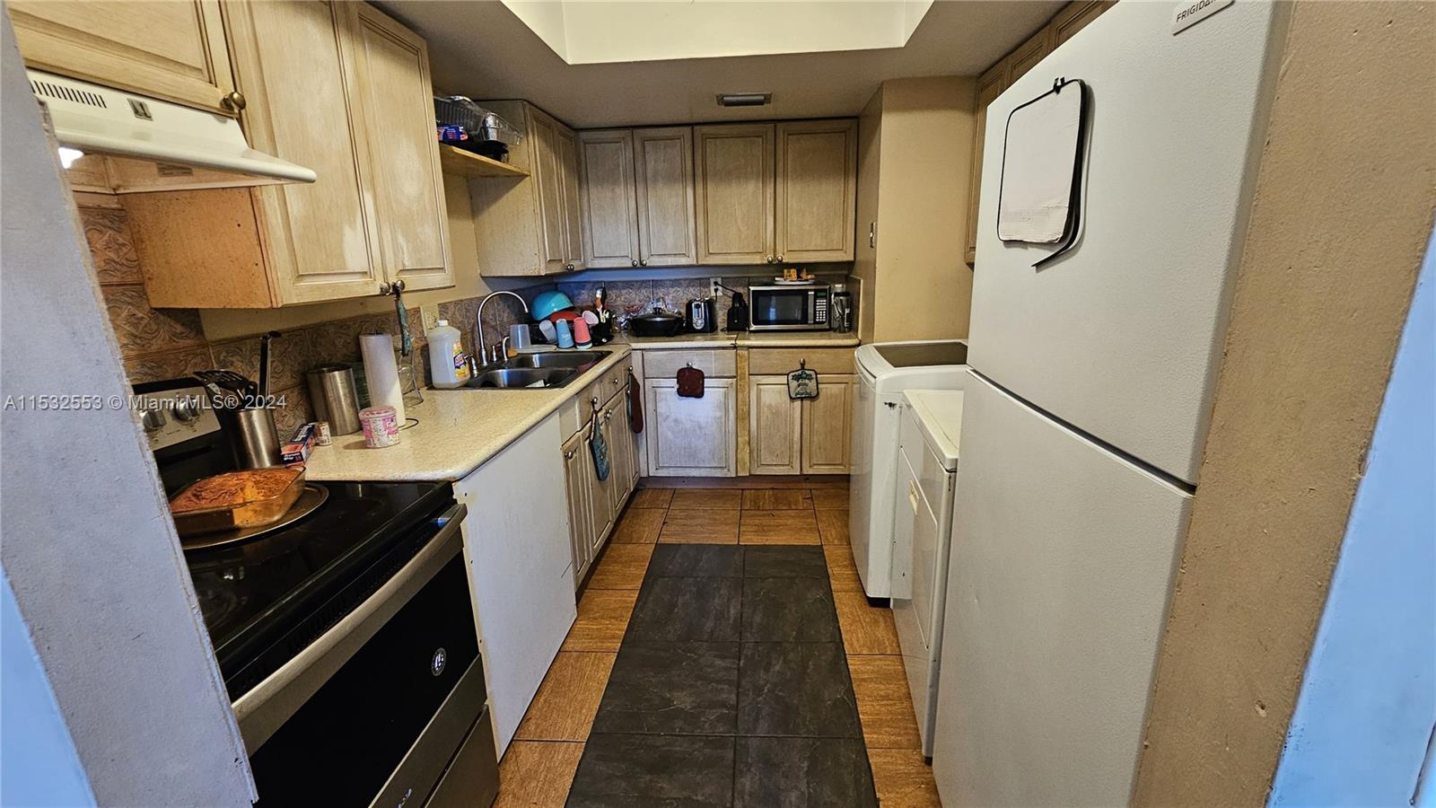 HABITAT II CONDO - Residential