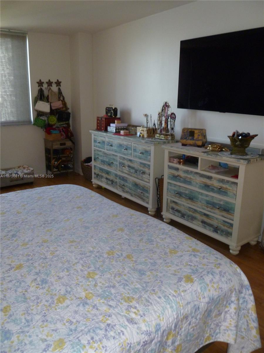 BRICKELL KEY II CONDO - Residential