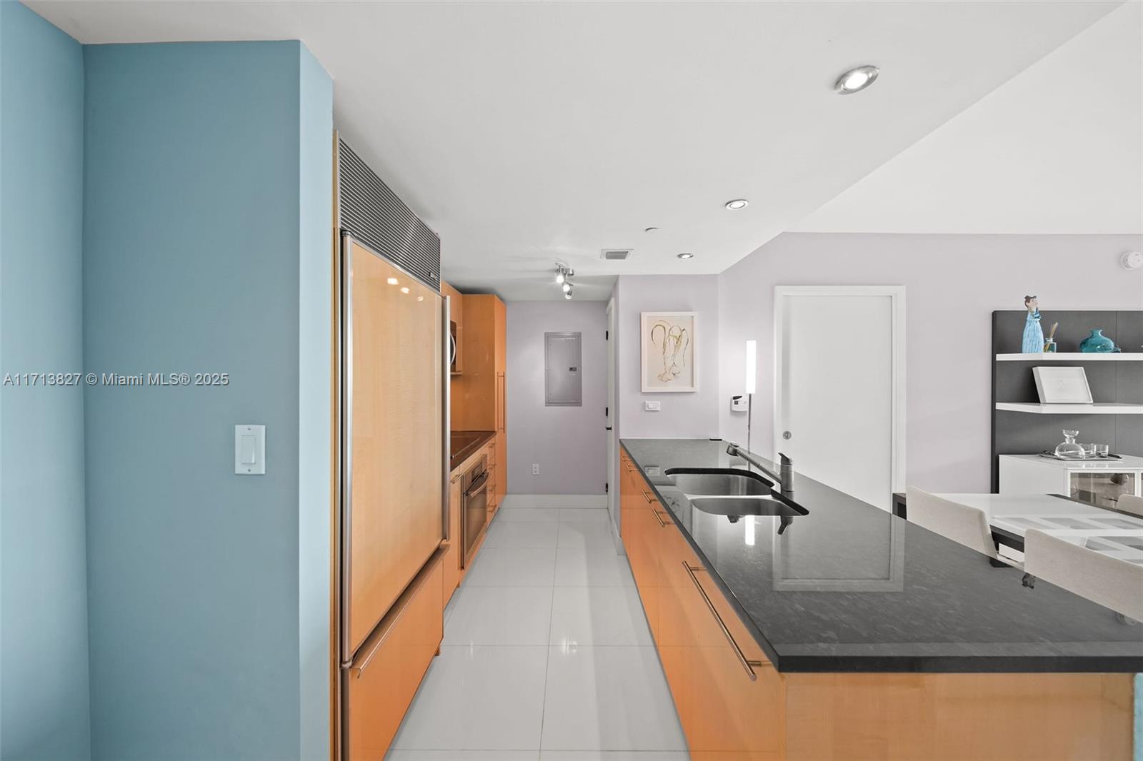 6801 Collins Ave 1214