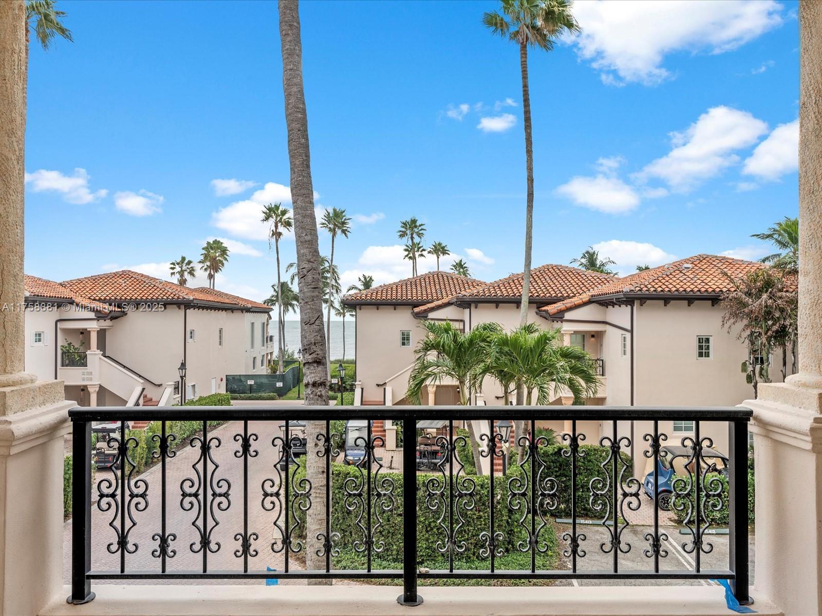 SEASIDE CONDO - Residential