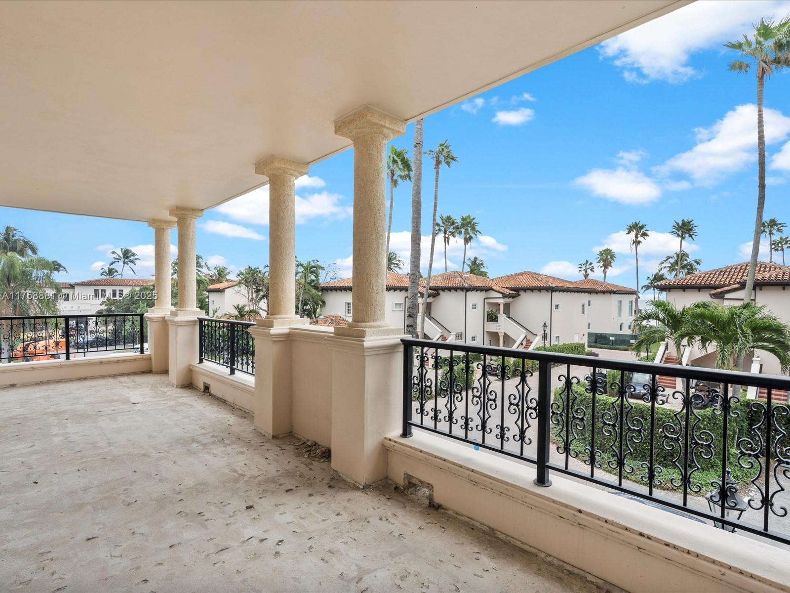 SEASIDE CONDO - Residential