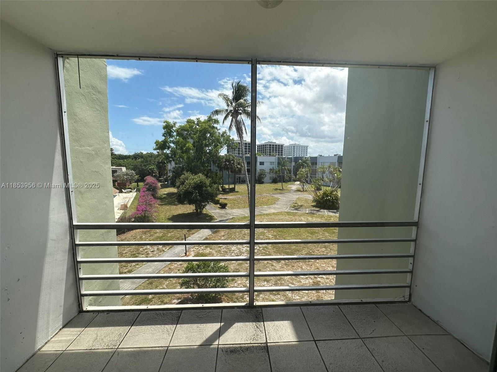 JAMESTOWN CONDO - Residential