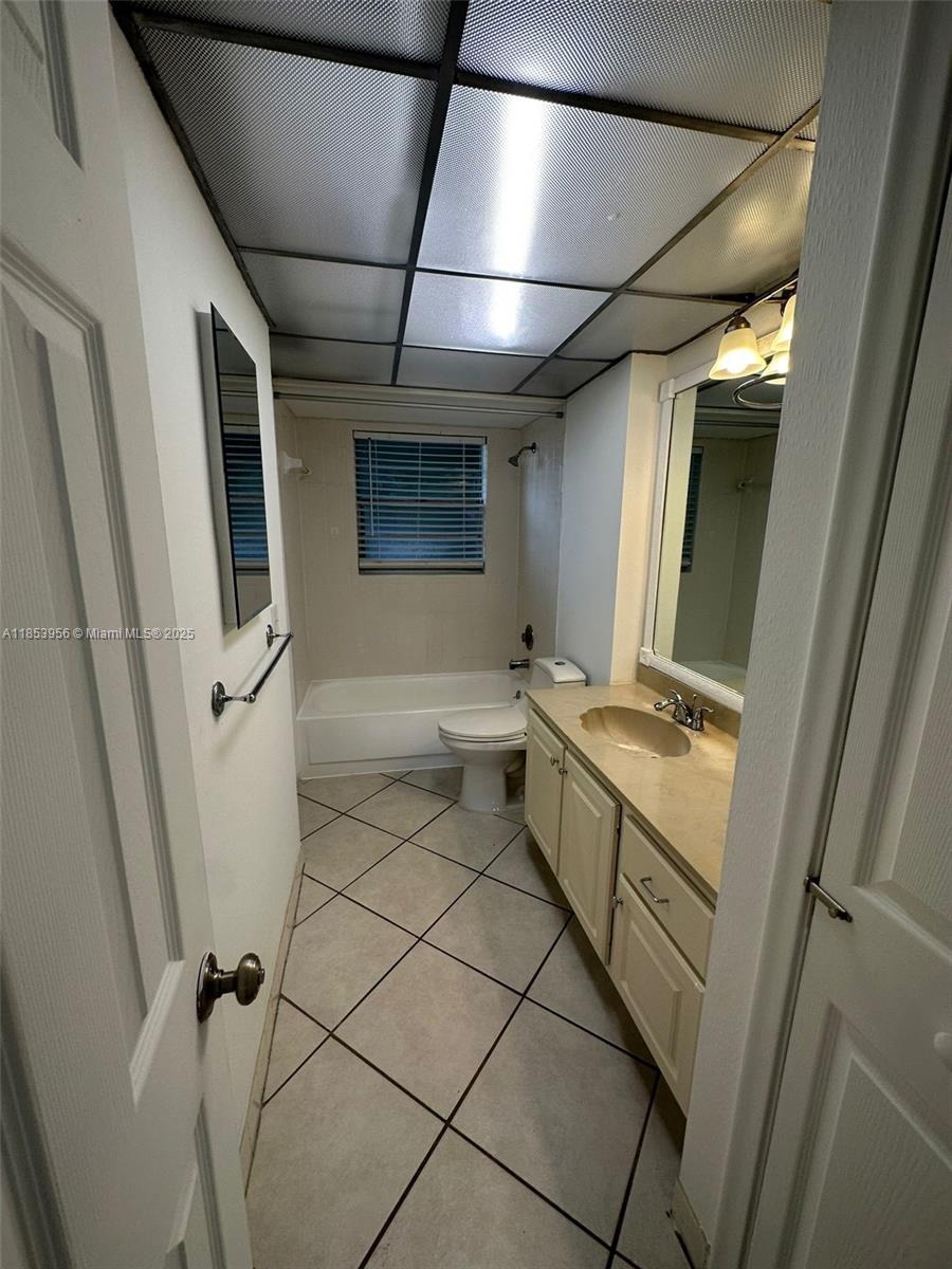 JAMESTOWN CONDO - Residential
