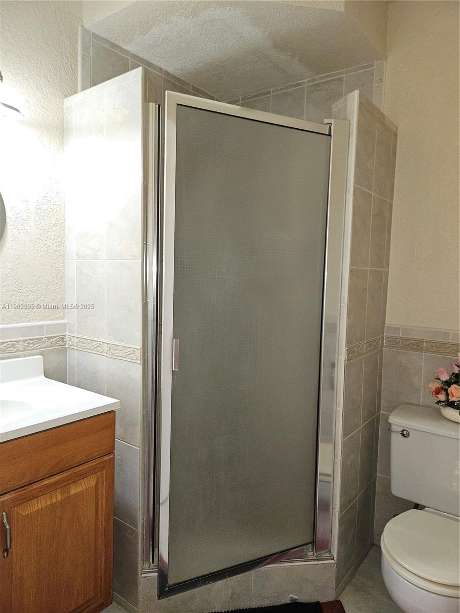 KAHLUA GARDENS CONDO - Residential Lease