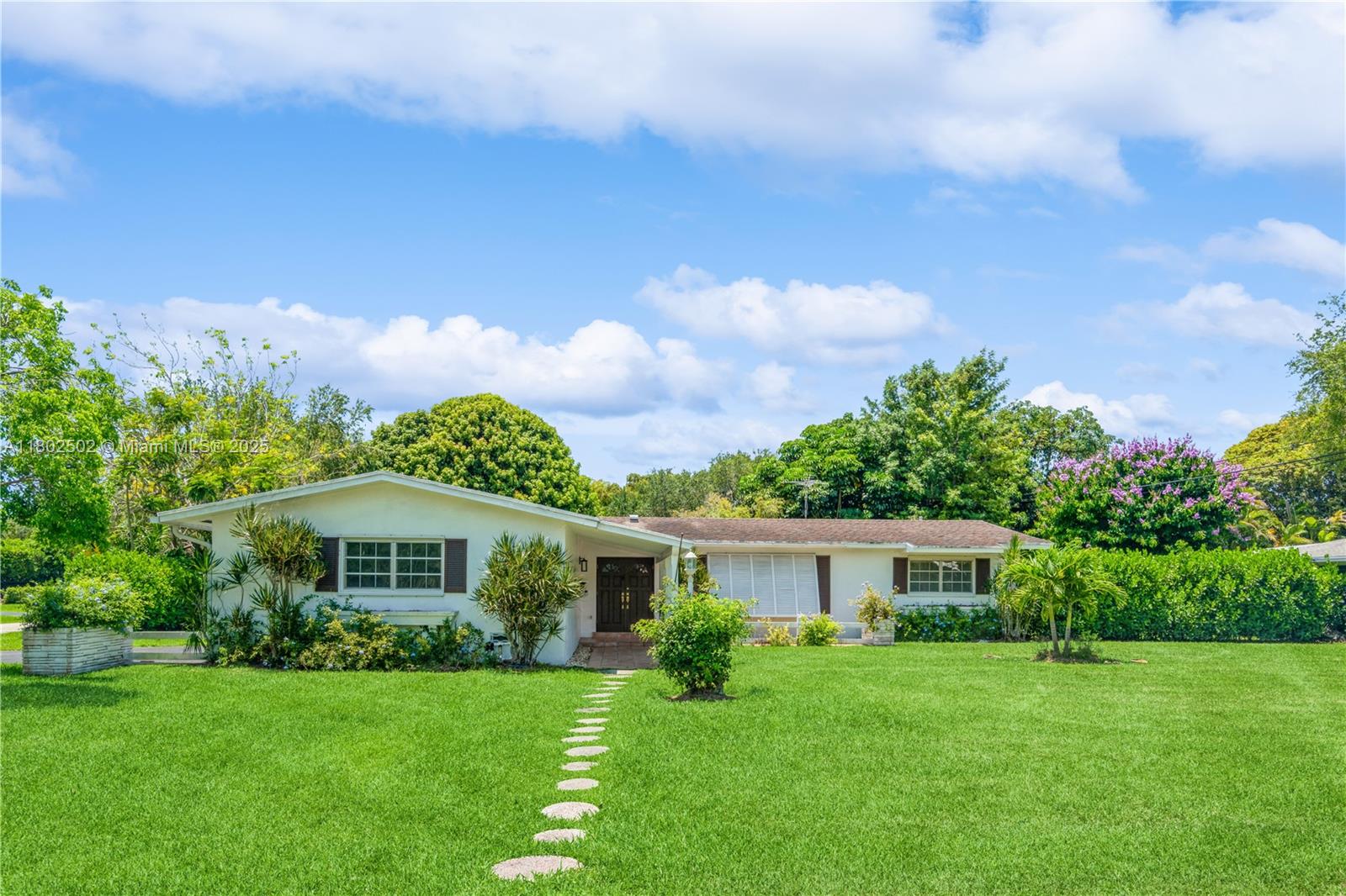 7300 Sw 116th St 7300, Pinecrest, Miami-Dade County, Florida - 3 Bedrooms  
2 Bathrooms - 