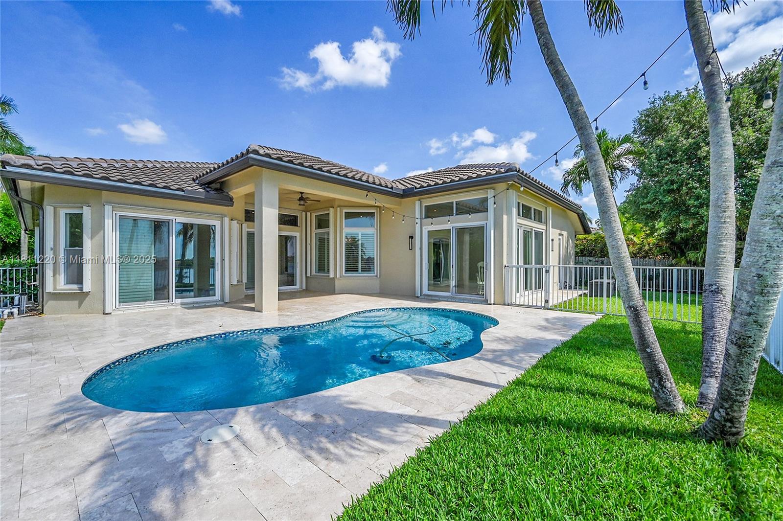 512 Nw 120th Dr 512, Coral Springs, Broward County, Florida - 5 Bedrooms  
4 Bathrooms - 