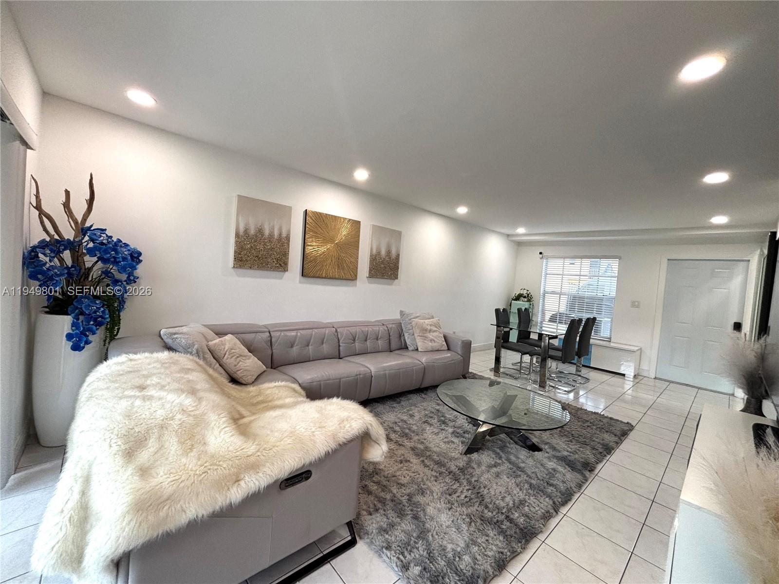 CENTRE COURT CONDO - Residential