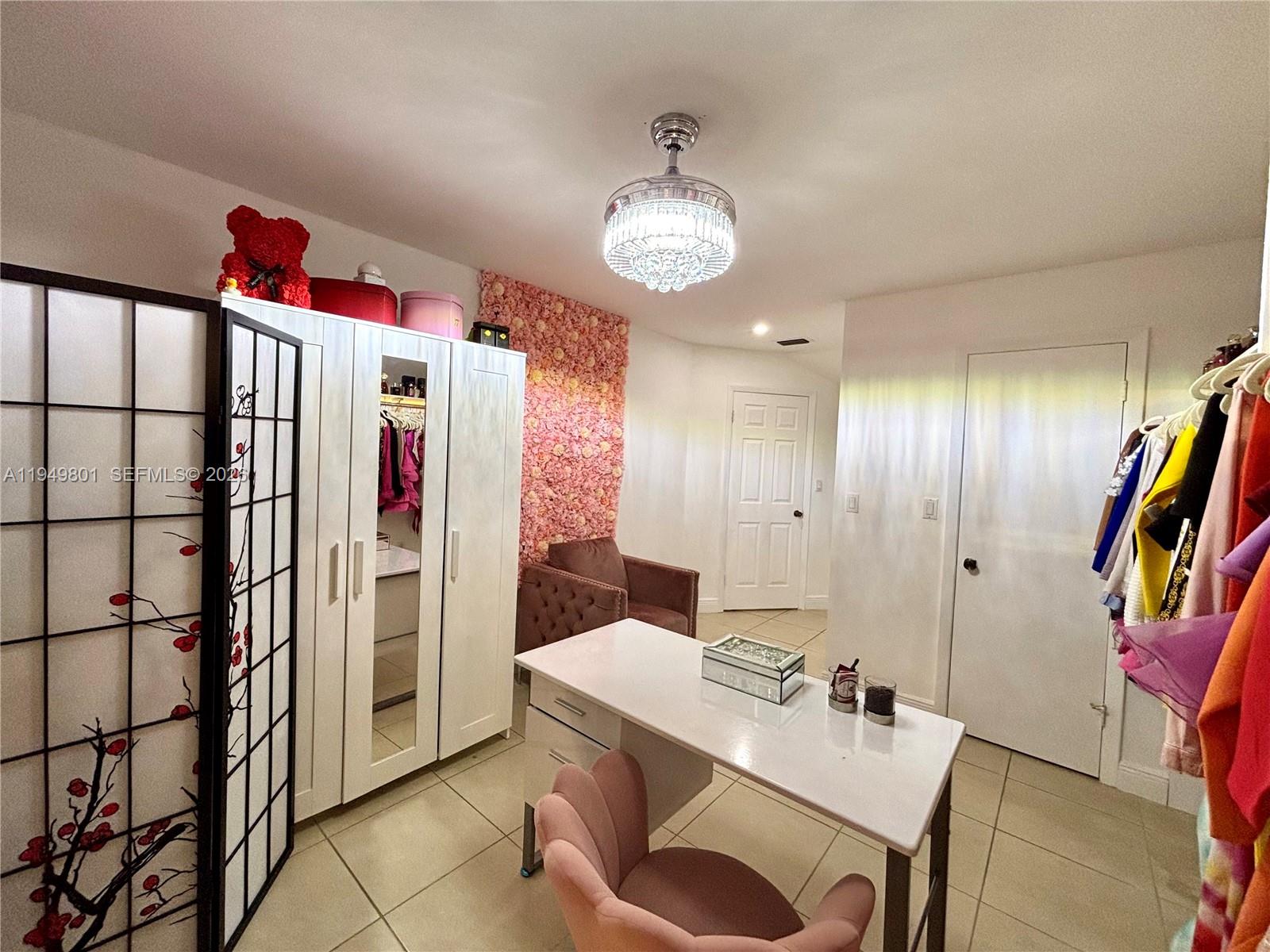 CENTRE COURT CONDO - Residential