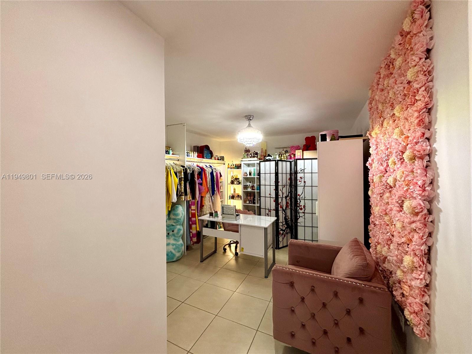 CENTRE COURT CONDO - Residential